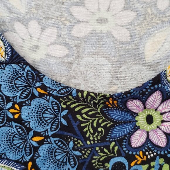 Salaam Floral top size xl - Picture 2 of 4